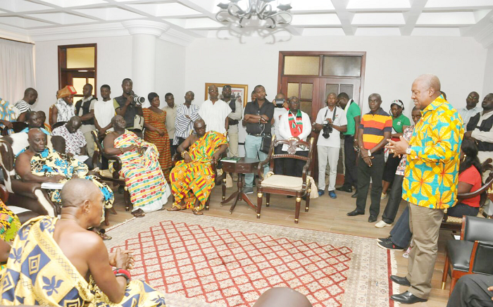  President Mahama addressing Osagyefuo Amoatia Ofori Panin, Okyenhene and his elders at Kyebi. Pictures by Ebow Hanson. 